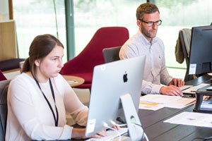 Contrôle de qualité dans un bureau
