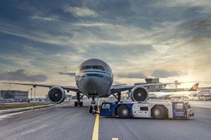 Assistance en piste pour le déchargement d'un avion