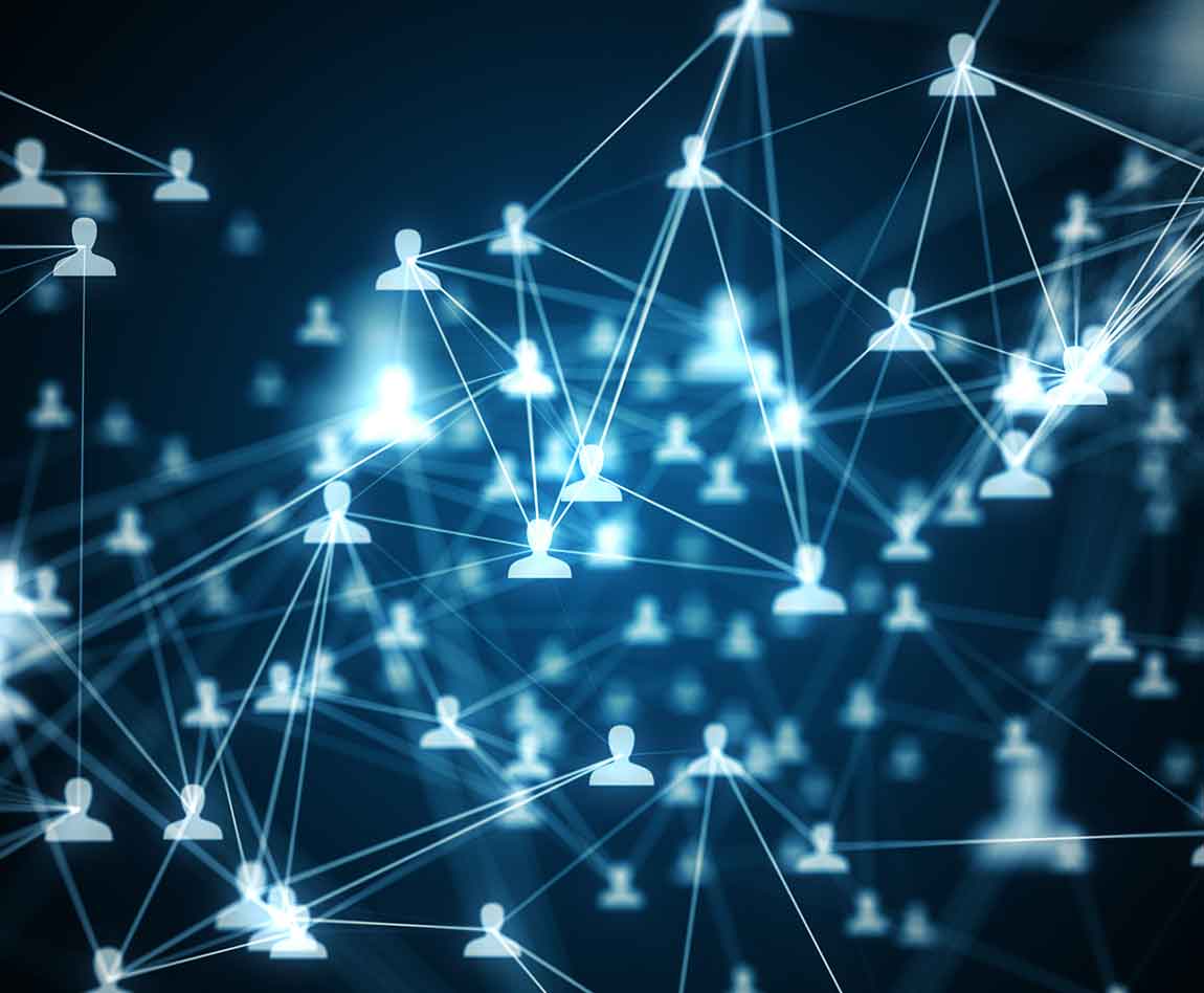 Un fond bleu marine, avec des pictogrammes représentants un réseau de personnes