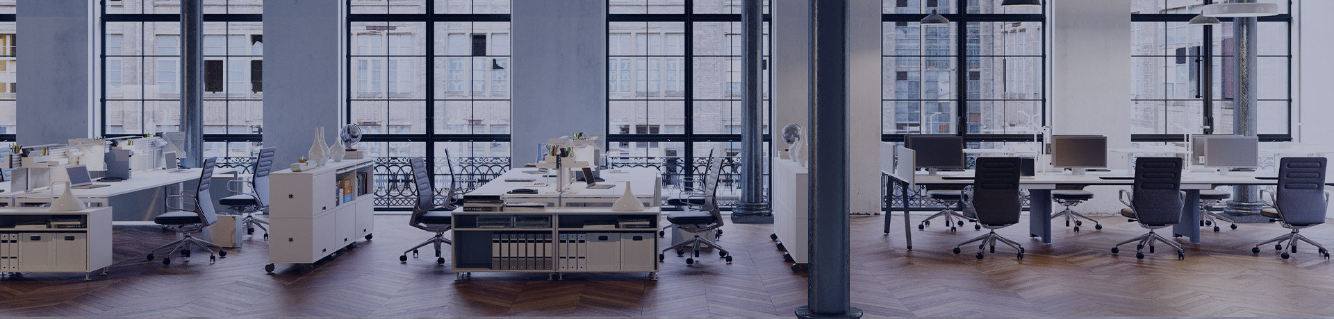 Des bureaux de travail