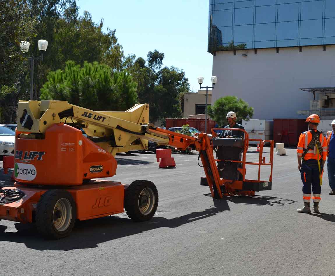 Des stagiaires Apave réalisant une formation PEMP
