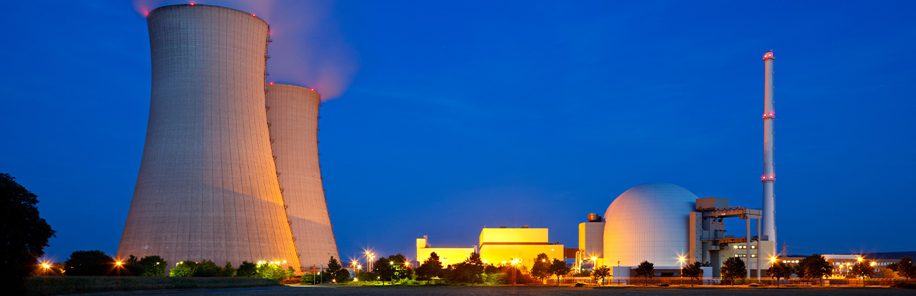 Centrale nucléaire de nuit