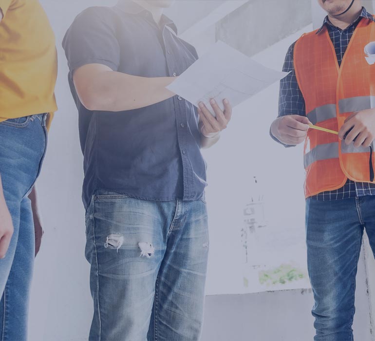 inspecteurs sur un chantier