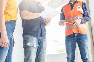 inspecteurs sur un chantier
