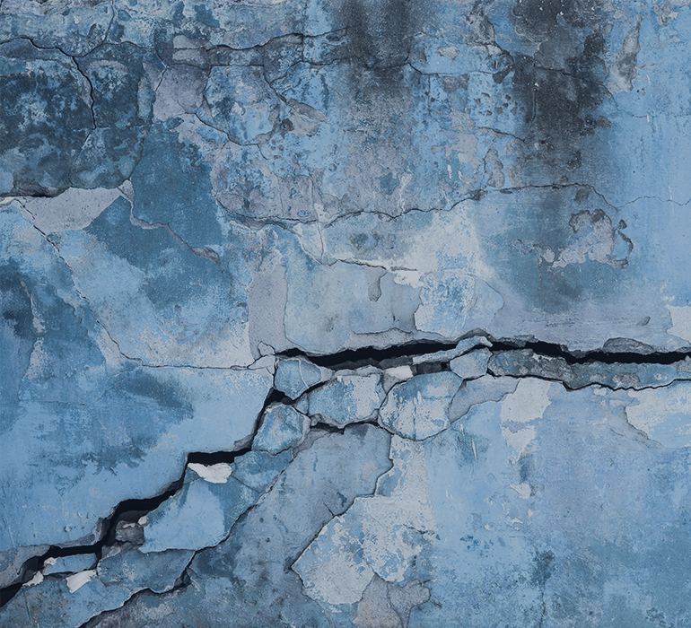 grosse fissure dans un mur